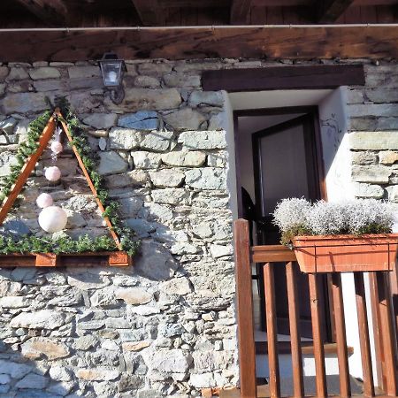 Apartamento Lo Gnomo Sotto Al Glicine Châtillon Exterior foto