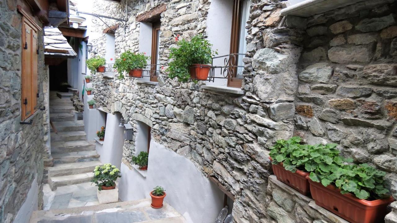 Apartamento Lo Gnomo Sotto Al Glicine Châtillon Exterior foto