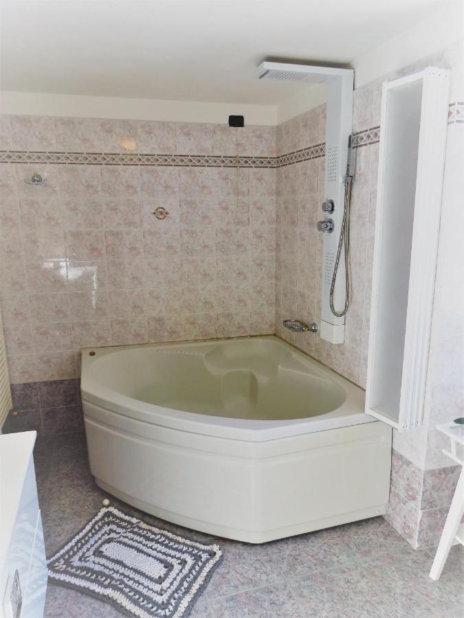 Apartamento Lo Gnomo Sotto Al Glicine Châtillon Exterior foto