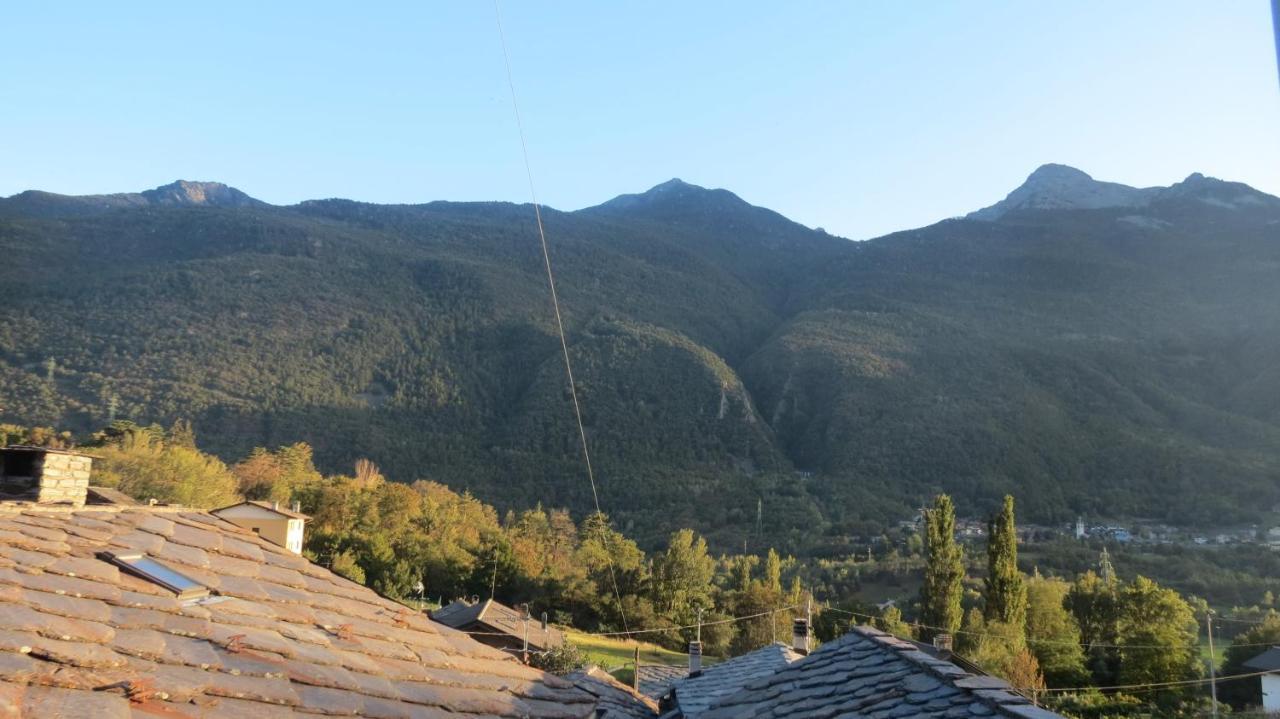 Apartamento Lo Gnomo Sotto Al Glicine Châtillon Exterior foto